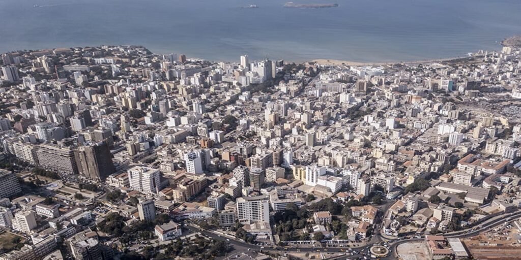 Vue aérienne de Dakar près du quartier Sacré-Cœur
